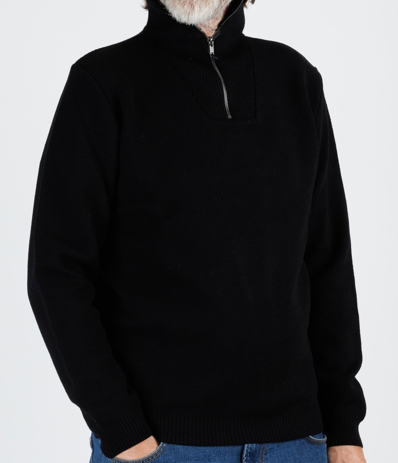 Nitto Knitwear: Youri Communneur