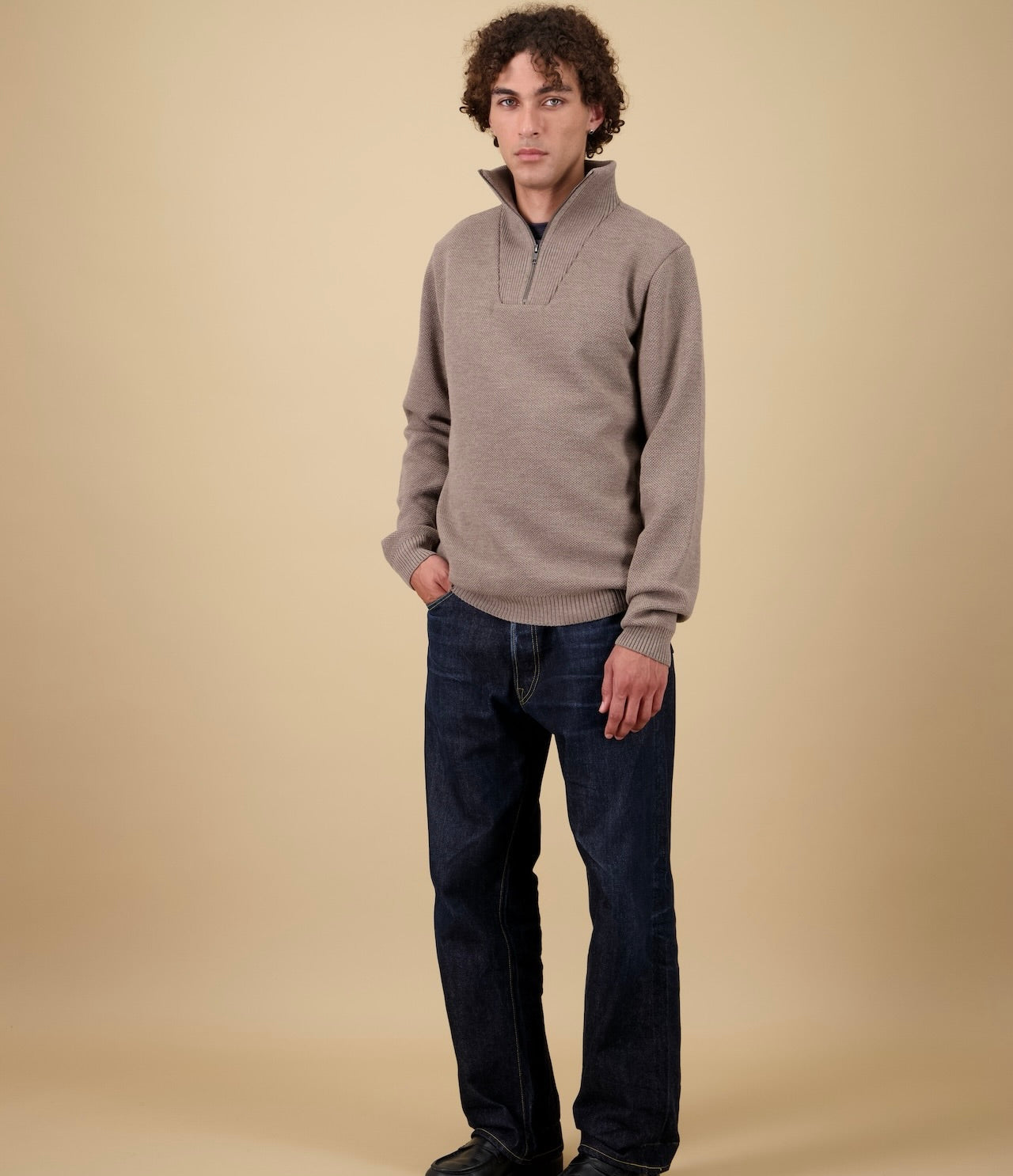 Nitto Knitwear: Youri Communneur