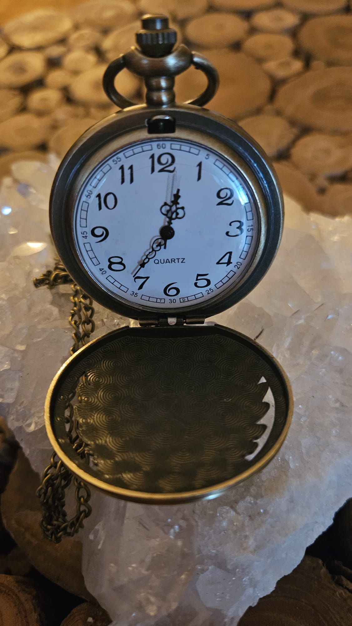 Quarz Taschenuhr Vintage mit indigenem Design spiritueller Schmuck Spirit Place Winterthur Schweiz