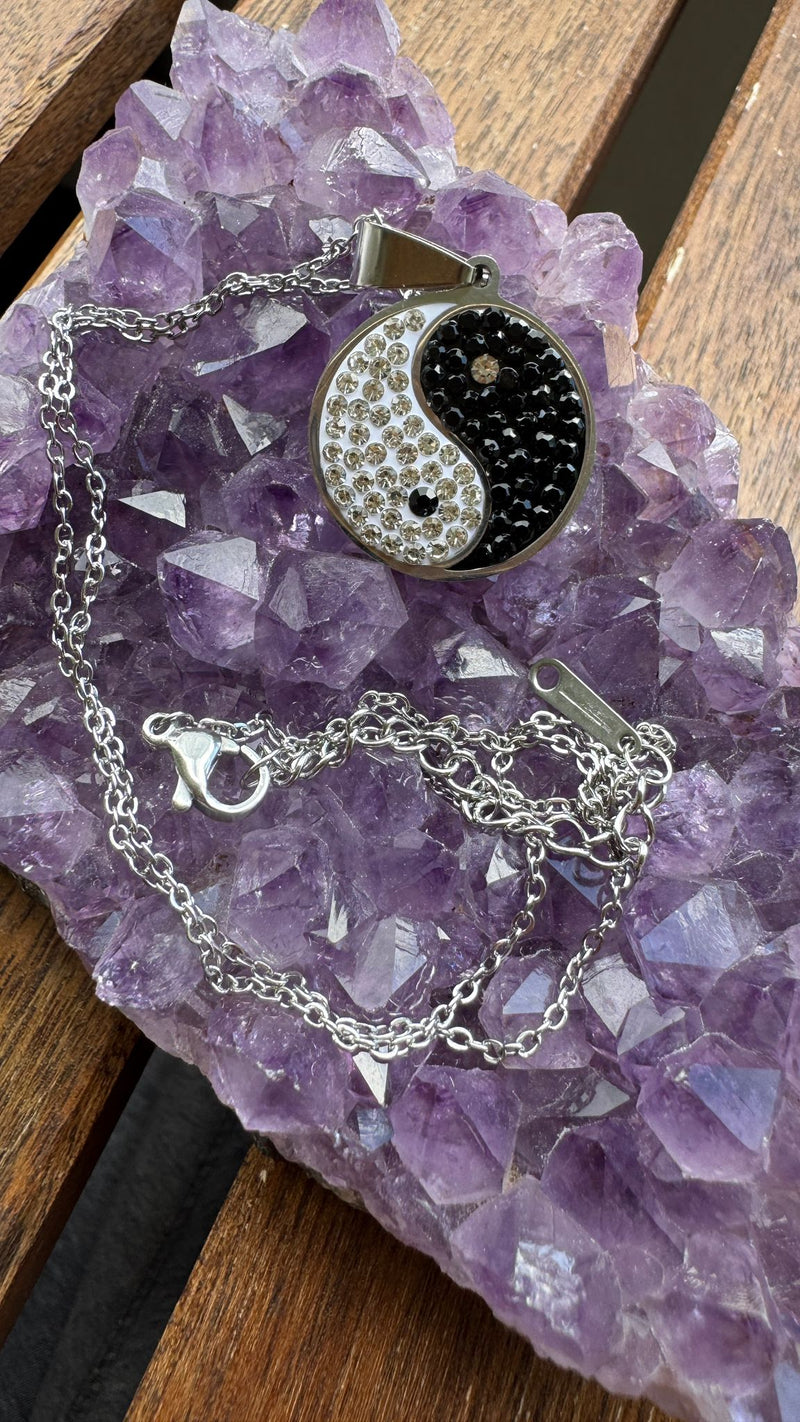 Yin Yang Silber Halskette Symbol für Balance und Harmonie Spirit Place Schweiz